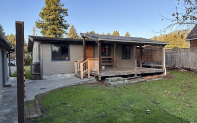 Sunny Fieldbrook 2 BR House with Yard– Cat Friendly $2100