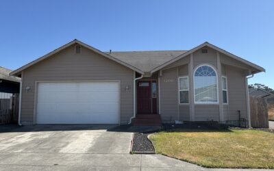 Lovely 3 Bedroom House in McKinleyville – $2300